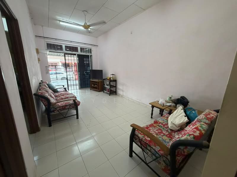 Rumah Teres 1-Tingkat untuk Dijual di Kangkar Pulai (Skudai) - Jayden Ng - Living Room - PropertyGuru.com.my