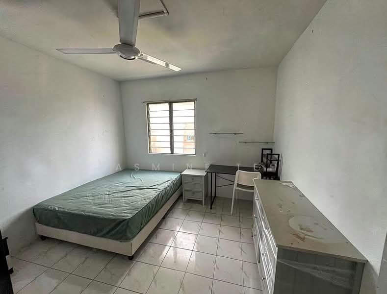 Flat for Sale at Desa Pinang 2 - Jasmine Teh - Bedroom - PropertyGuru.com.my