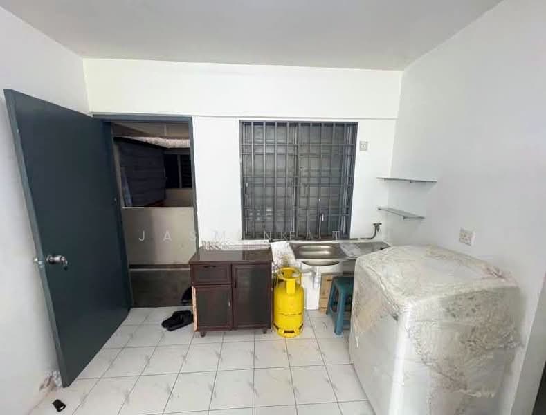 Flat for Sale at Desa Pinang 2 - Jasmine Teh - Kitchen - PropertyGuru.com.my