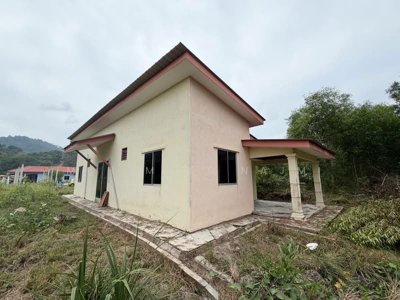 Bungalow House for Sale in Kampung Baru Tebing Tembah (Kuala Paka) - Muhammad Najmi - Exterior - PropertyGuru.com.my