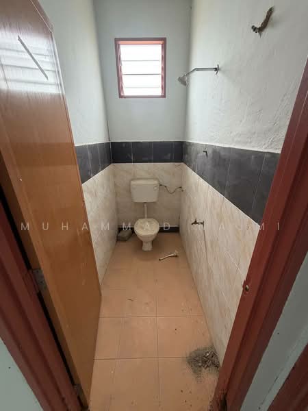 Bungalow House for Sale in Kampung Baru Tebing Tembah (Kuala Paka) - Muhammad Najmi - Bathroom - PropertyGuru.com.my