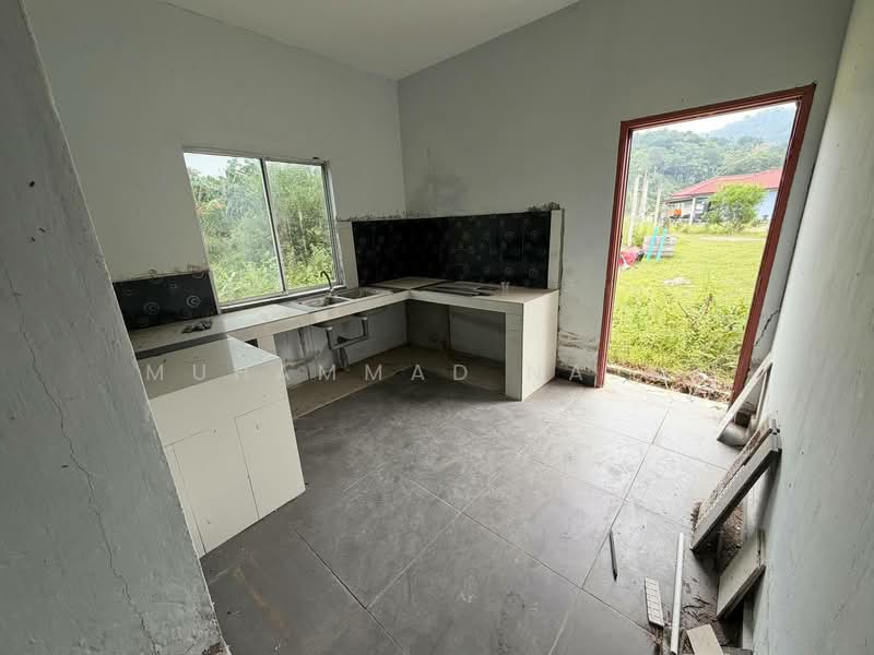 Bungalow House for Sale in Kampung Baru Tebing Tembah (Kuala Paka) - Muhammad Najmi - Kitchen - PropertyGuru.com.my