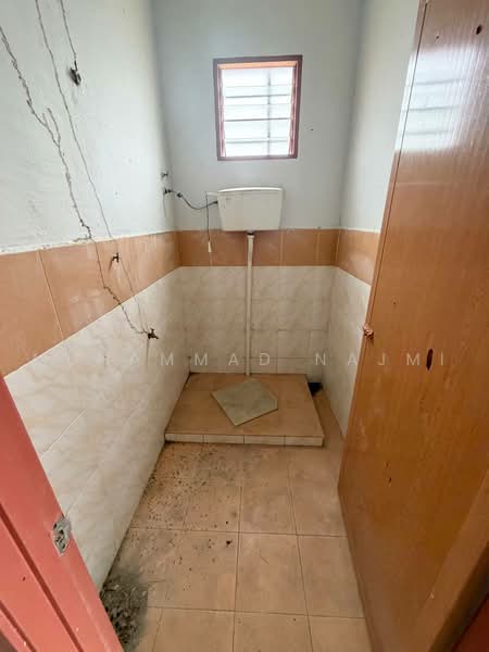 Bungalow House for Sale in Kampung Baru Tebing Tembah (Kuala Paka) - Muhammad Najmi - Bathroom - PropertyGuru.com.my