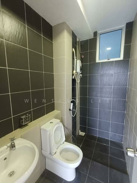 Apartment for Sale at D'Rich Executive Suites - Wenting Lee - Bathroom - PropertyGuru.com.my