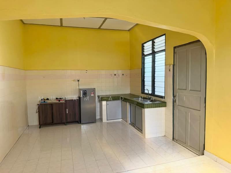 Semi-Detached House for Sale in Bandar Baru Kerteh (Kerteh) - Muhammad Najmi - Kitchen - PropertyGuru.com.my