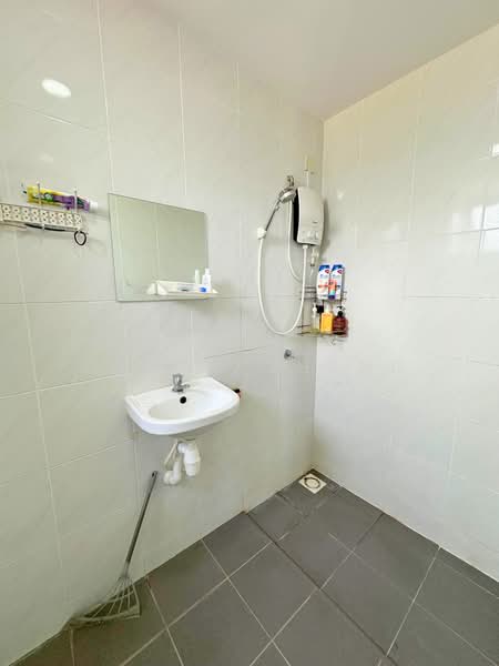 Pangsapuri untuk Dijual di Camellia Residences - WAYNE SHENG - Bathroom - PropertyGuru.com.my