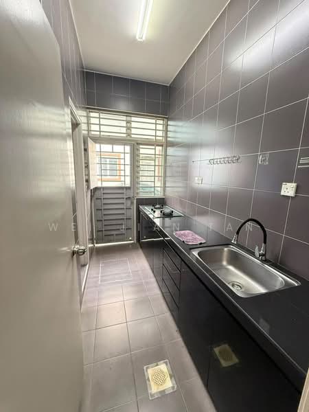 Rumah Teres 2 Tingkat untuk Dijual di Taman Setia Indah (Tebrau) - Wei Jian Tan - Kitchen - PropertyGuru.com.my