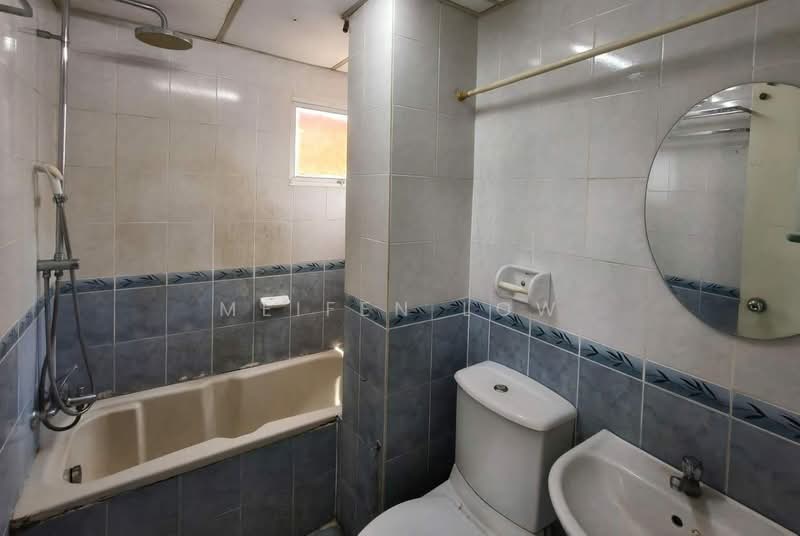 Kondominium untuk Disewa di Sri Emas - Meifen Low - Bathroom - PropertyGuru.com.my