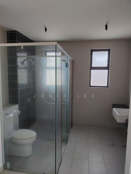 Rumah Berkembar untuk Dijual di Setia Ecohill (Semenyih) - Janie Lee - Master Bathroom - PropertyGuru.com.my