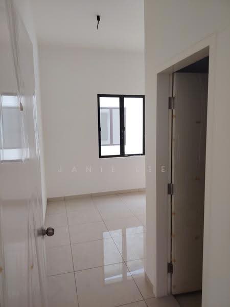 Rumah Berkembar untuk Dijual di Setia Ecohill (Semenyih) - Janie Lee - Bedroom - PropertyGuru.com.my