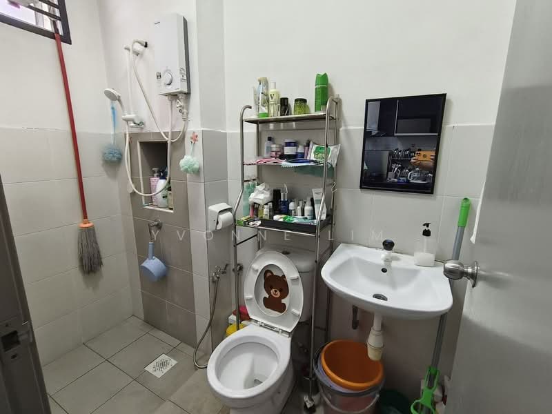 Rumah Teres 2-Tingkat untuk Dijual di Bandar Seri Alam (Masai) - Yvonne Lim - Bathroom - PropertyGuru.com.my