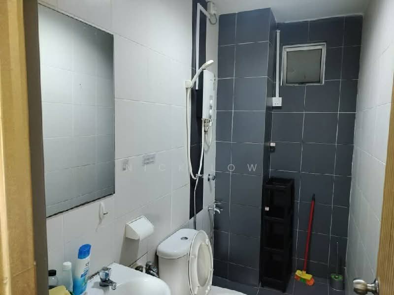 Apartment for Rent at Zennith Suites (Pangsapuri Kebun Teh) - Nick Low - Bathroom - PropertyGuru.com.my