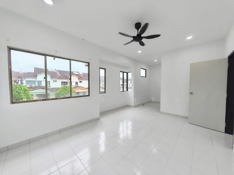 Rumah Teres 2-Tingkat untuk Dijual di Ulu Tiram (Johor) - Michael Ah Kang - Living Room - PropertyGuru.com.my