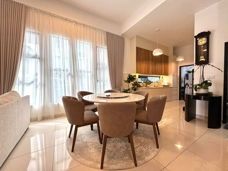 Cluster House for Sale in Johor Bahru (Johor) - Wenting Lee - Dining Room - PropertyGuru.com.my