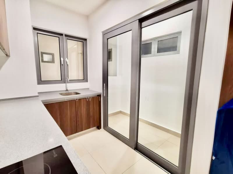 Kondominium untuk Disewa di Lakefront Residence - Luwis Ling - Kitchen - PropertyGuru.com.my