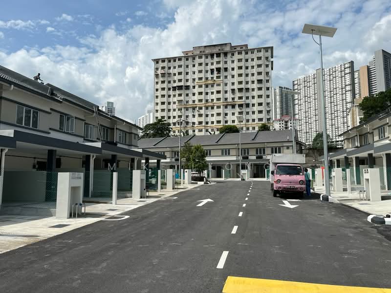 Townhouse for Rent in Bukit Jalil (Kuala Lumpur) - Mike Leong - Exterior - PropertyGuru.com.my
