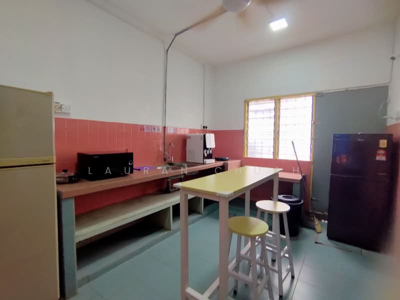 2-storey Terraced House for Rent in Seksyen 17 (Petaling Jaya) - Lauran Chuah - Kitchen - PropertyGuru.com.my