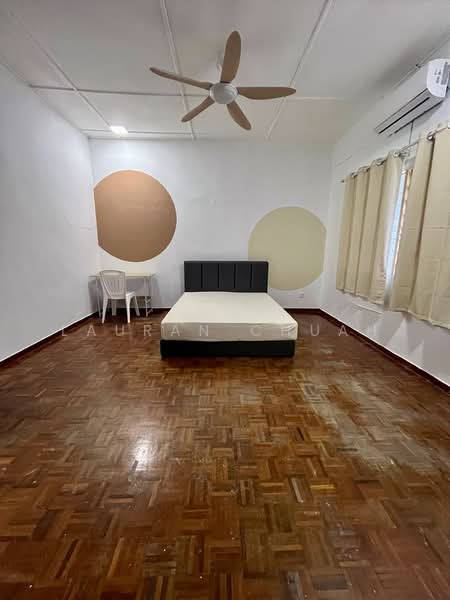 2-storey Terraced House for Rent in Seksyen 17 (Petaling Jaya) - Lauran Chuah - Bedroom - PropertyGuru.com.my