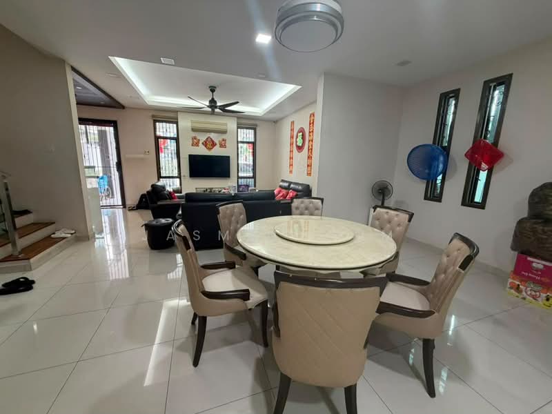 Cluster House for Sale in Taman Adda Heights (Tebrau) - Jasmine Lim - Living Room - PropertyGuru.com.my