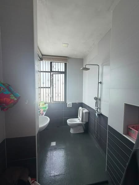 Cluster House for Sale in Taman Adda Heights (Tebrau) - Jasmine Lim - Bathroom - PropertyGuru.com.my
