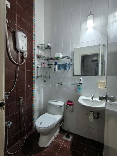 1.5-storey Terraced House for Rent in Shah Alam (Selangor) - Annie Kho - Bathroom - PropertyGuru.com.my