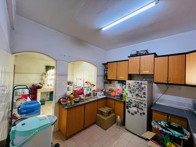 Rumah Teres untuk Dijual di Kota Kemuning (Shah Alam) - Salawati Busro - Kitchen - PropertyGuru.com.my