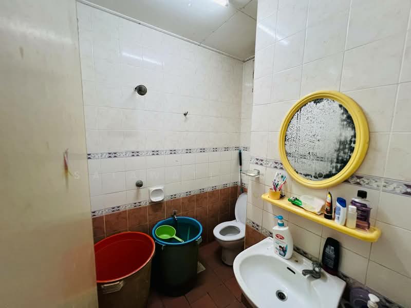 Rumah Teres untuk Dijual di Kota Kemuning (Shah Alam) - Salawati Busro - Bathroom - PropertyGuru.com.my