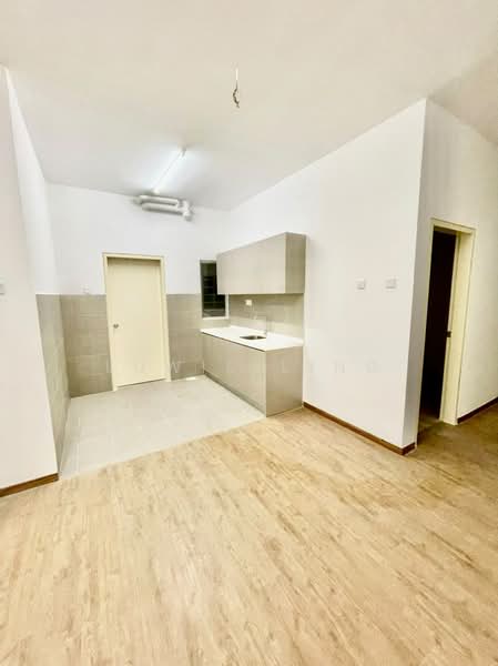 Kondominium untuk Disewa di Lakefront Homes - Luwis Ling - Kitchen - PropertyGuru.com.my