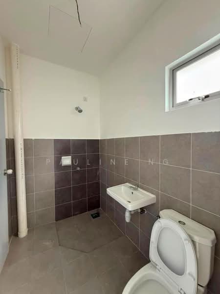Rumah Teres untuk Dijual di Pasir Gudang (Johor) - Pauline Ng - Bathroom - PropertyGuru.com.my
