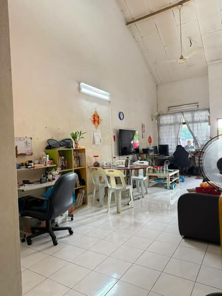 Rumah Teres 1-Tingkat untuk Dijual di Taman Daya (Johor Bahru) - Pauline Ng - Living Room - PropertyGuru.com.my