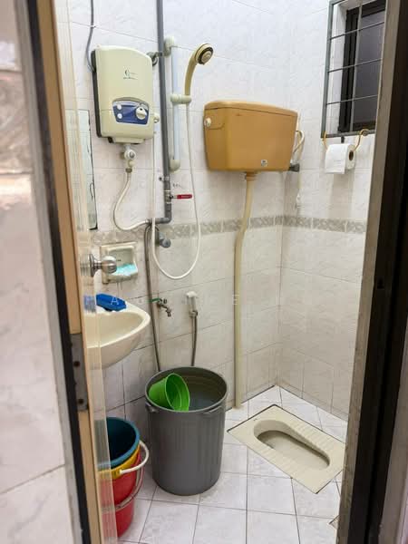 Rumah Teres 1-Tingkat untuk Dijual di Taman Daya (Johor Bahru) - Pauline Ng - Bathroom - PropertyGuru.com.my