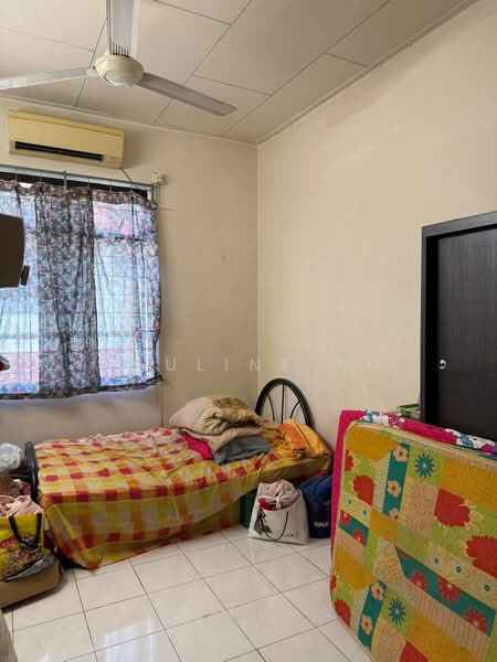 Rumah Teres 1-Tingkat untuk Dijual di Taman Daya (Johor Bahru) - Pauline Ng - Bedroom - PropertyGuru.com.my