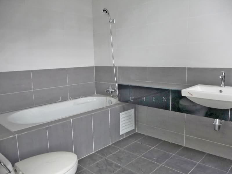 3-storey Terraced House for Sale in Kinrara Residence (Puchong) - Janice Chen - Bathroom - PropertyGuru.com.my