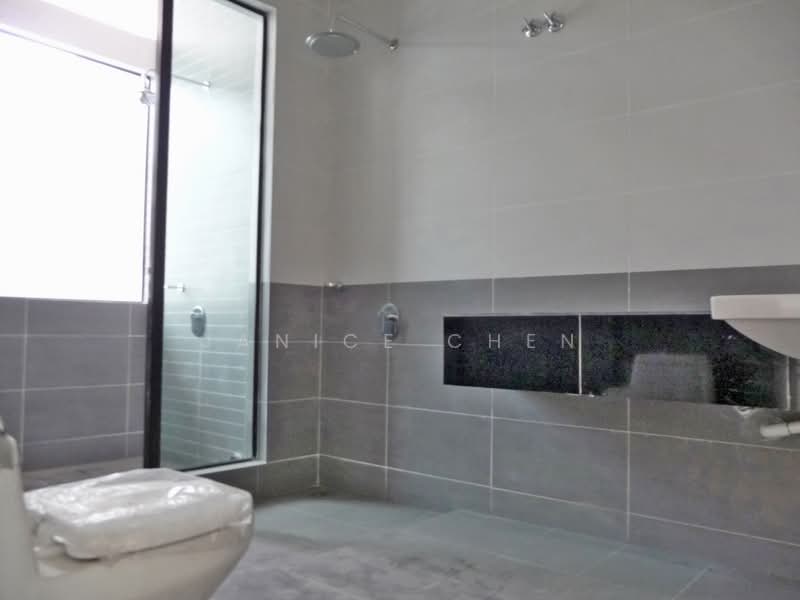 3-storey Terraced House for Sale in Kinrara Residence (Puchong) - Janice Chen - Bathroom - PropertyGuru.com.my