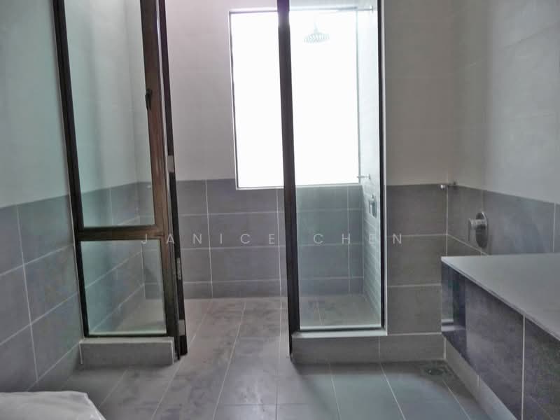 3-storey Terraced House for Sale in Kinrara Residence (Puchong) - Janice Chen - Bathroom - PropertyGuru.com.my