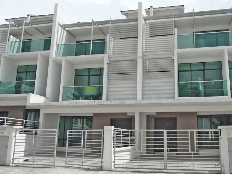 3-storey Terraced House for Sale in Kinrara Residence (Puchong) - Janice Chen - Exterior - PropertyGuru.com.my