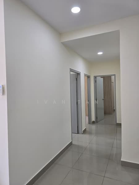 Service Residence for Sale at SkyLake Residence - Ivan Tan - Corridor - PropertyGuru.com.my