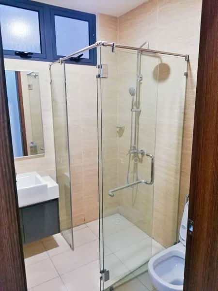 Kediaman Servis untuk Disewa di Crescent Bay Suites (Teluk Bayu) - Nick Low - Bathroom - PropertyGuru.com.my