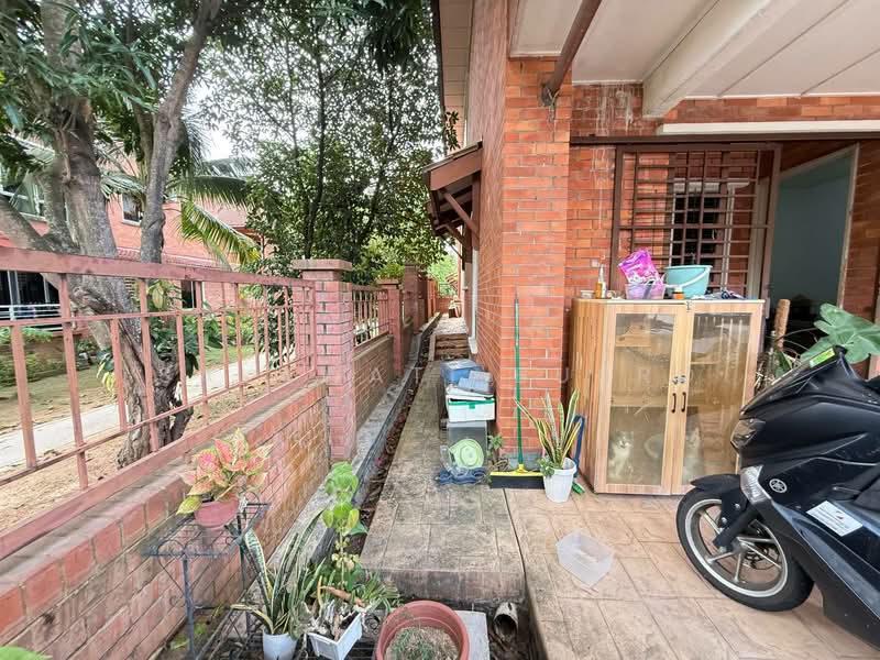 2-storey Terraced House for Sale in Alam Budiman (Shah Alam) - Salawati Busro - Exterior - PropertyGuru.com.my