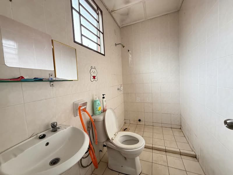 2-storey Terraced House for Sale in Alam Budiman (Shah Alam) - Salawati Busro - Bathroom - PropertyGuru.com.my