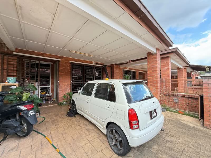 2-storey Terraced House for Sale in Alam Budiman (Shah Alam) - Salawati Busro - Exterior - PropertyGuru.com.my
