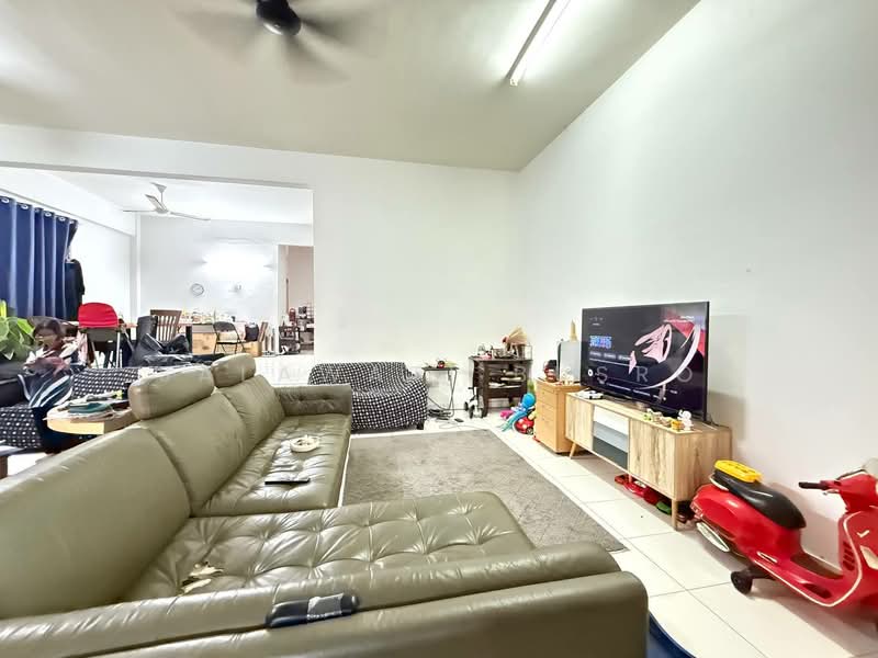 2-storey Terraced House for Sale in Alam Budiman (Shah Alam) - Salawati Busro - Living Room - PropertyGuru.com.my