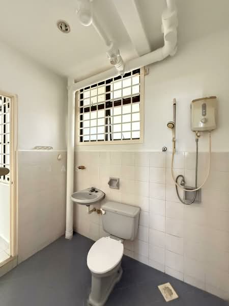 2-storey Terraced House for Sale in Taman Desa Cemerlang (Ulu Tiram) - Jaslyn Tan - Bathroom - PropertyGuru.com.my