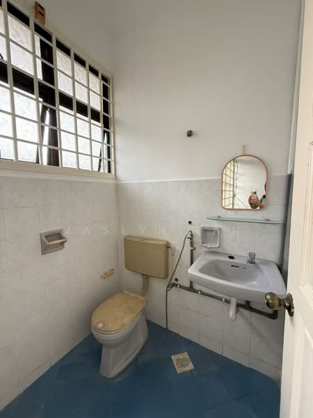 2-storey Terraced House for Sale in Taman Desa Cemerlang (Ulu Tiram) - Jaslyn Tan - Bathroom - PropertyGuru.com.my