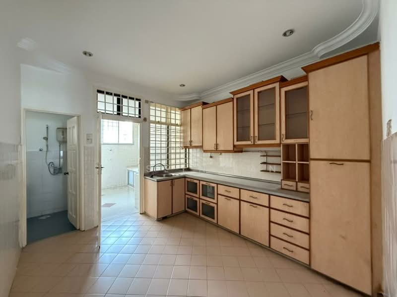 2-storey Terraced House for Sale in Taman Desa Cemerlang (Ulu Tiram) - Jaslyn Tan - Kitchen - PropertyGuru.com.my