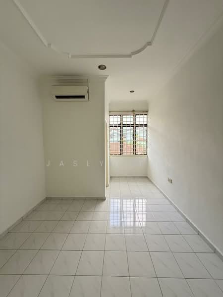 2-storey Terraced House for Sale in Taman Desa Cemerlang (Ulu Tiram) - Jaslyn Tan - Interior - PropertyGuru.com.my