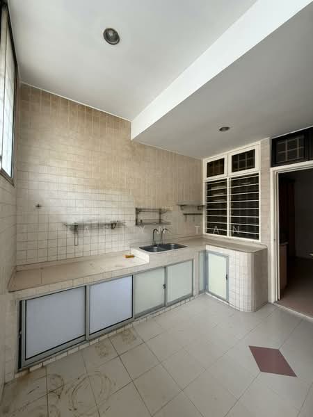 2-storey Terraced House for Sale in Taman Desa Cemerlang (Ulu Tiram) - Jaslyn Tan - Kitchen - PropertyGuru.com.my
