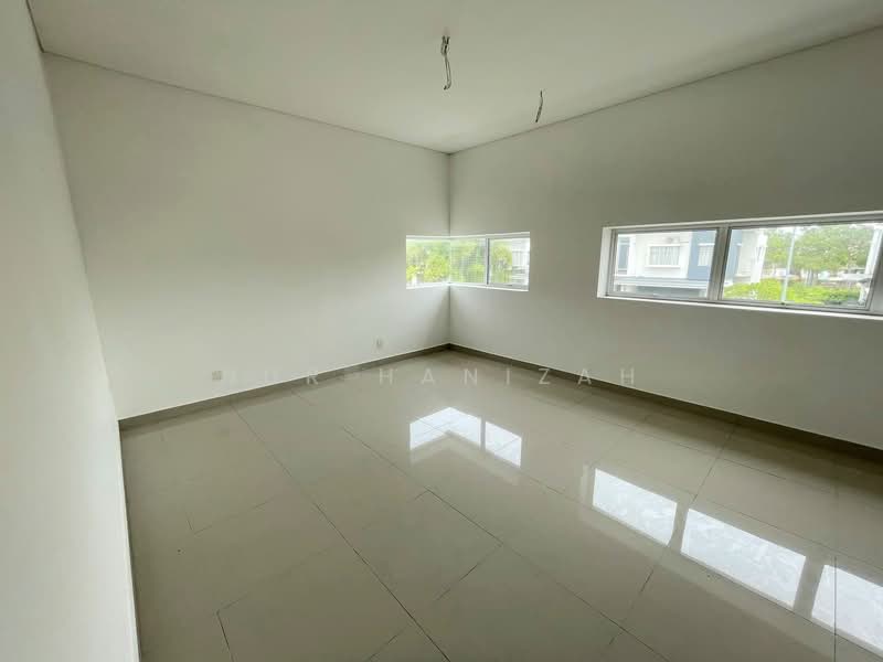 Semi-Detached House for Sale in Bandar Seri Coalfields (Sungai Buloh) - Nur Hanizah - PropertyGuru.com.my