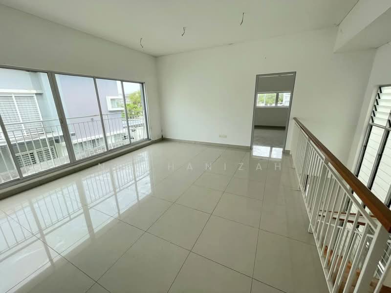 Semi-Detached House for Sale in Bandar Seri Coalfields (Sungai Buloh) - Nur Hanizah - PropertyGuru.com.my
