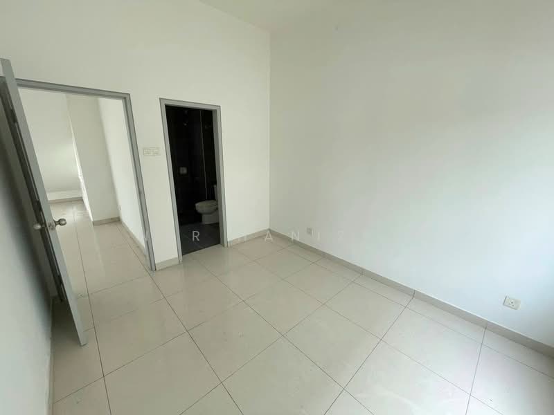 Semi-Detached House for Sale in Bandar Seri Coalfields (Sungai Buloh) - Nur Hanizah - PropertyGuru.com.my